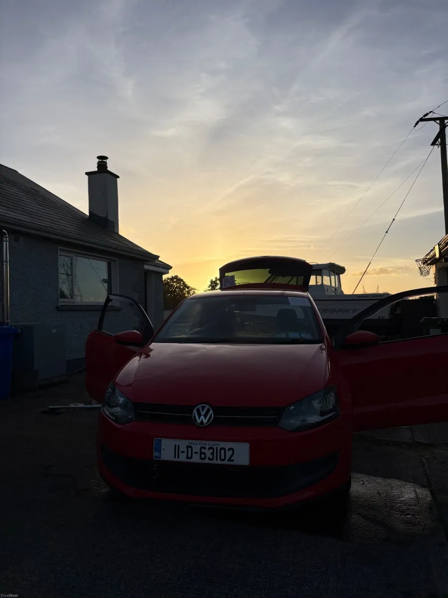 Volkswagen Polo 2011 - Image 2