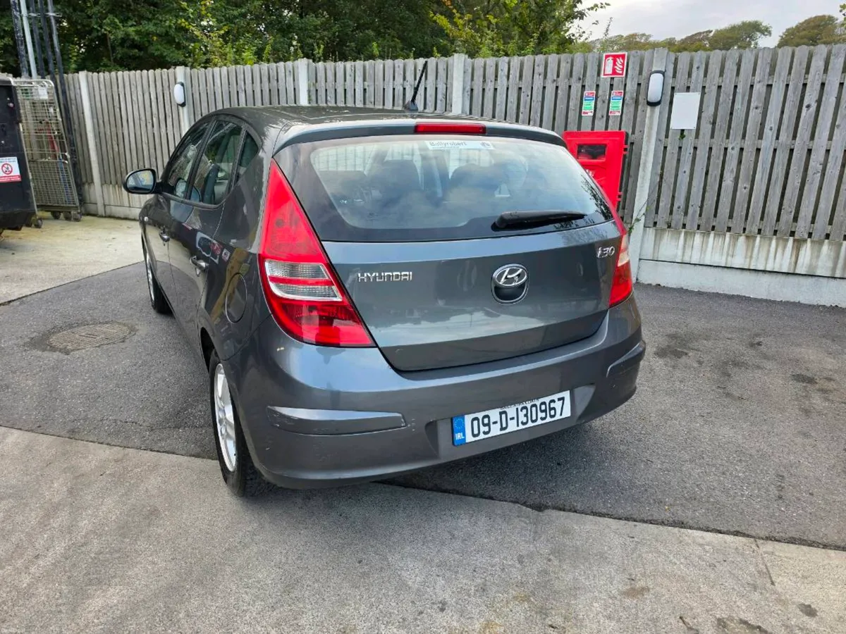 Hyundai i30 1.4 petrol New Nct - Image 5
