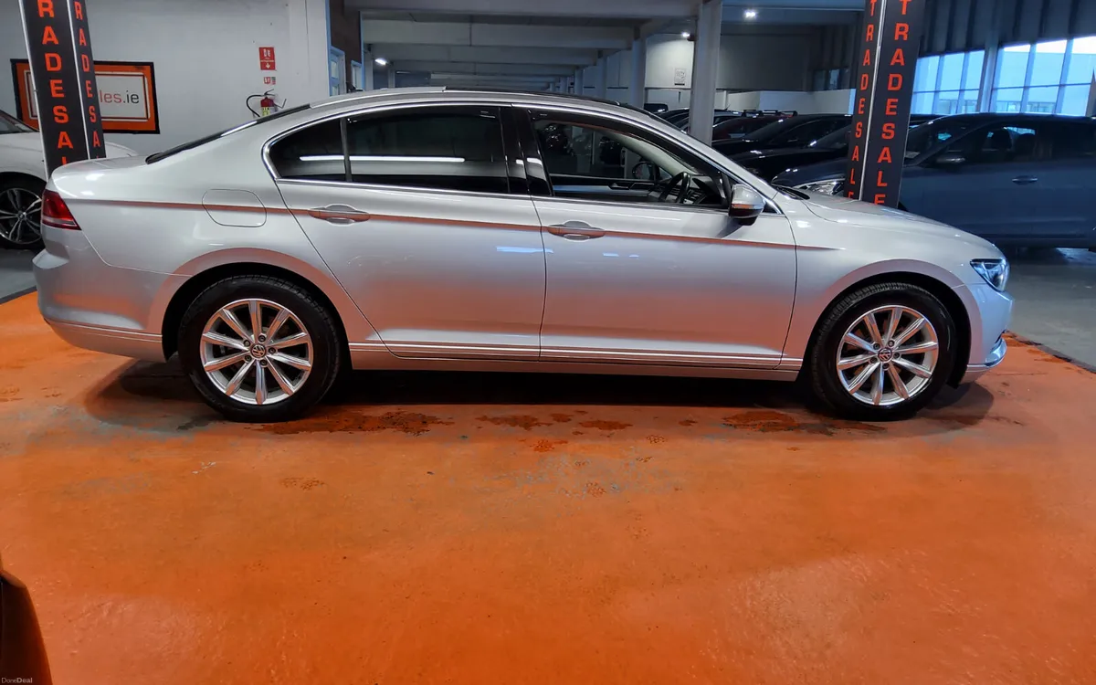 Volkswagen Passat 2019 - Image 5