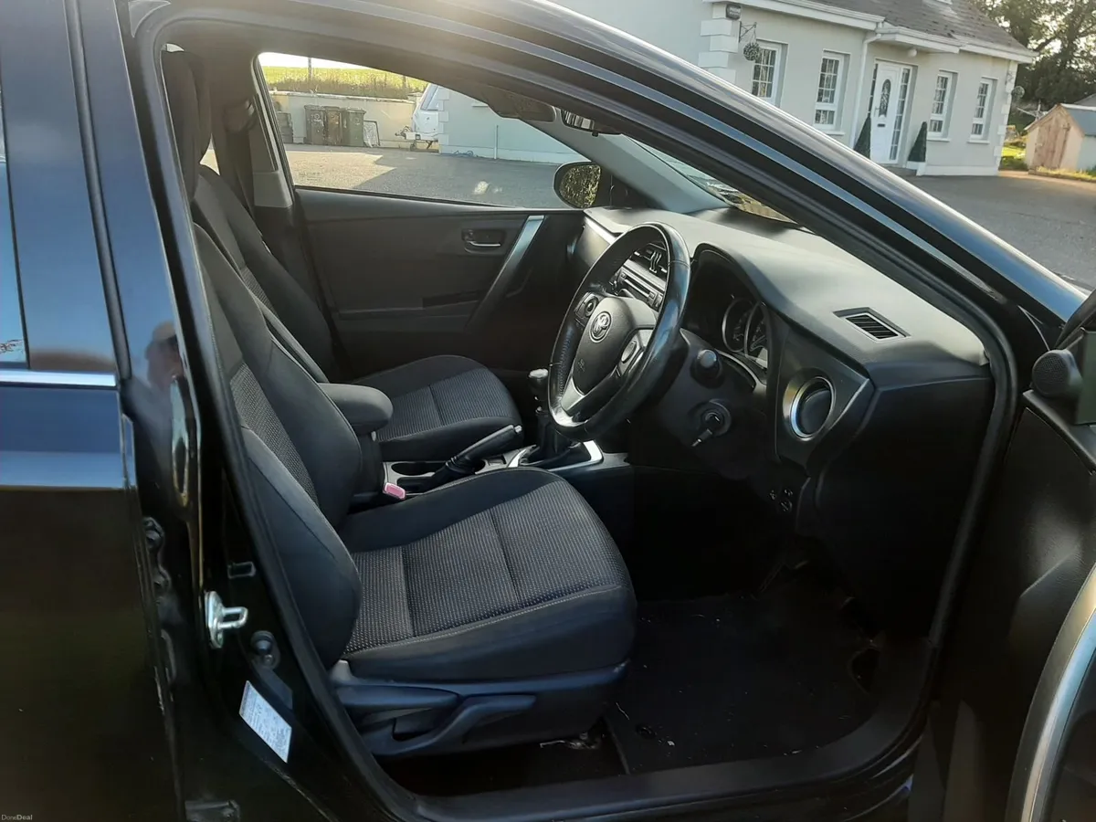 Toyota Auris 2013 - Image 3
