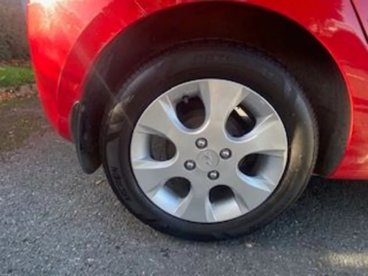 Hyundai i20 2010 - Image 4