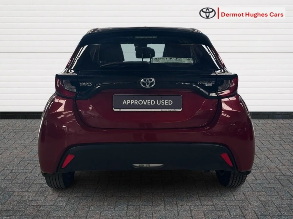 Toyota Yaris HYBRID LUNA AUTO - Image 4