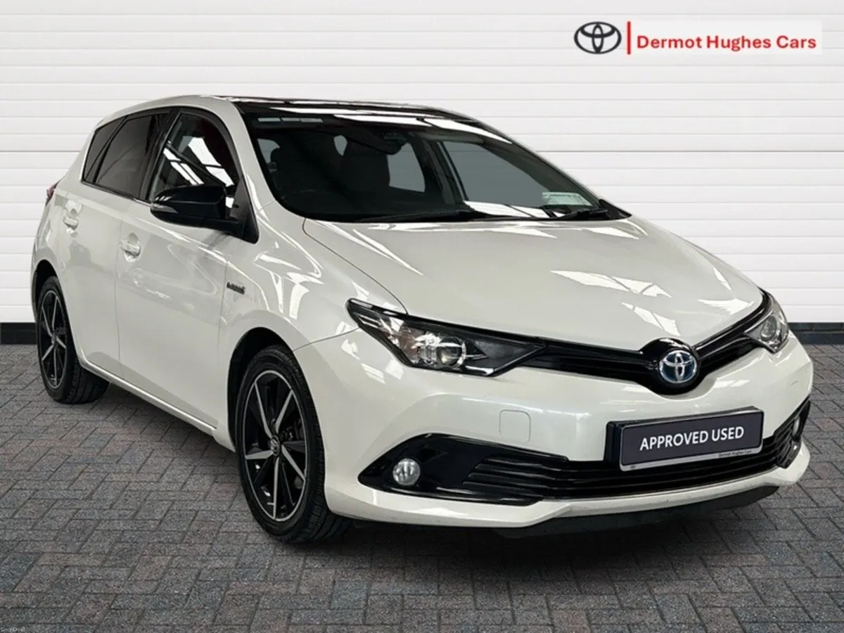Toyota Auris HYBRID LUNA SPORT AUTO - Image 1