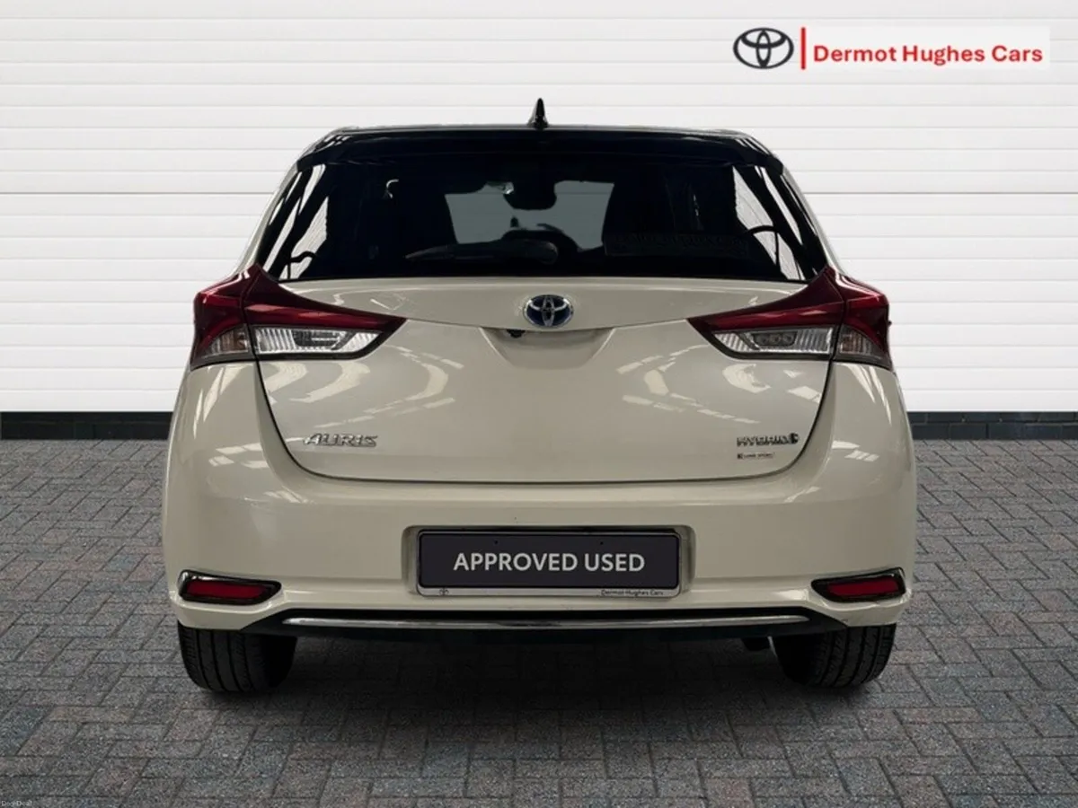 Toyota Auris HYBRID LUNA SPORT AUTO - Image 4
