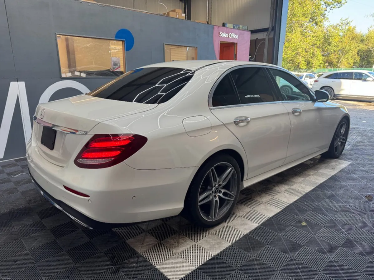 Mercedes-Benz E-Class 2017 MERCEDES-BENZ E220D AVA - Image 3