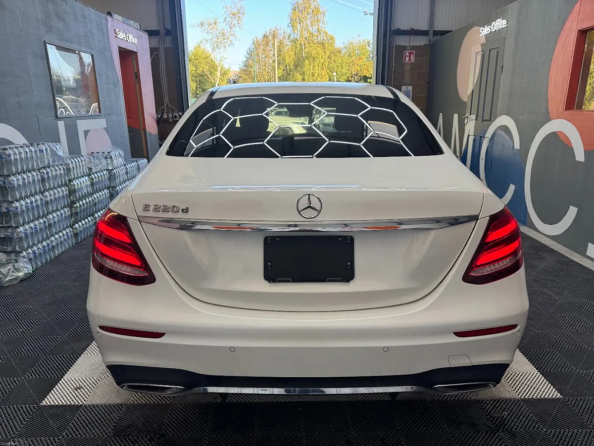 Mercedes-Benz E-Class 2017 MERCEDES-BENZ E220D AVA - Image 4