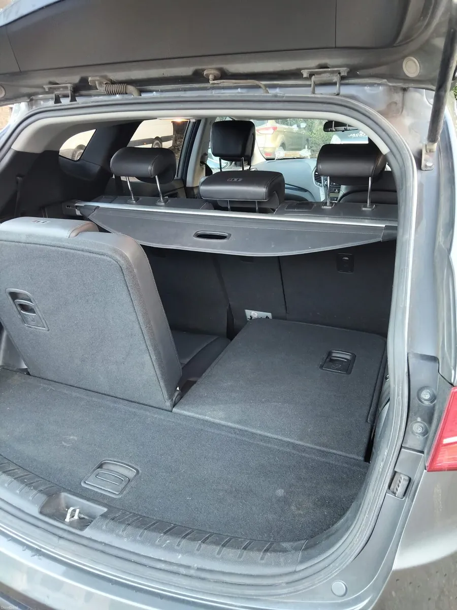 Tested and taxed 4wd 7 seater Hyundai Santa Fe - Image 6