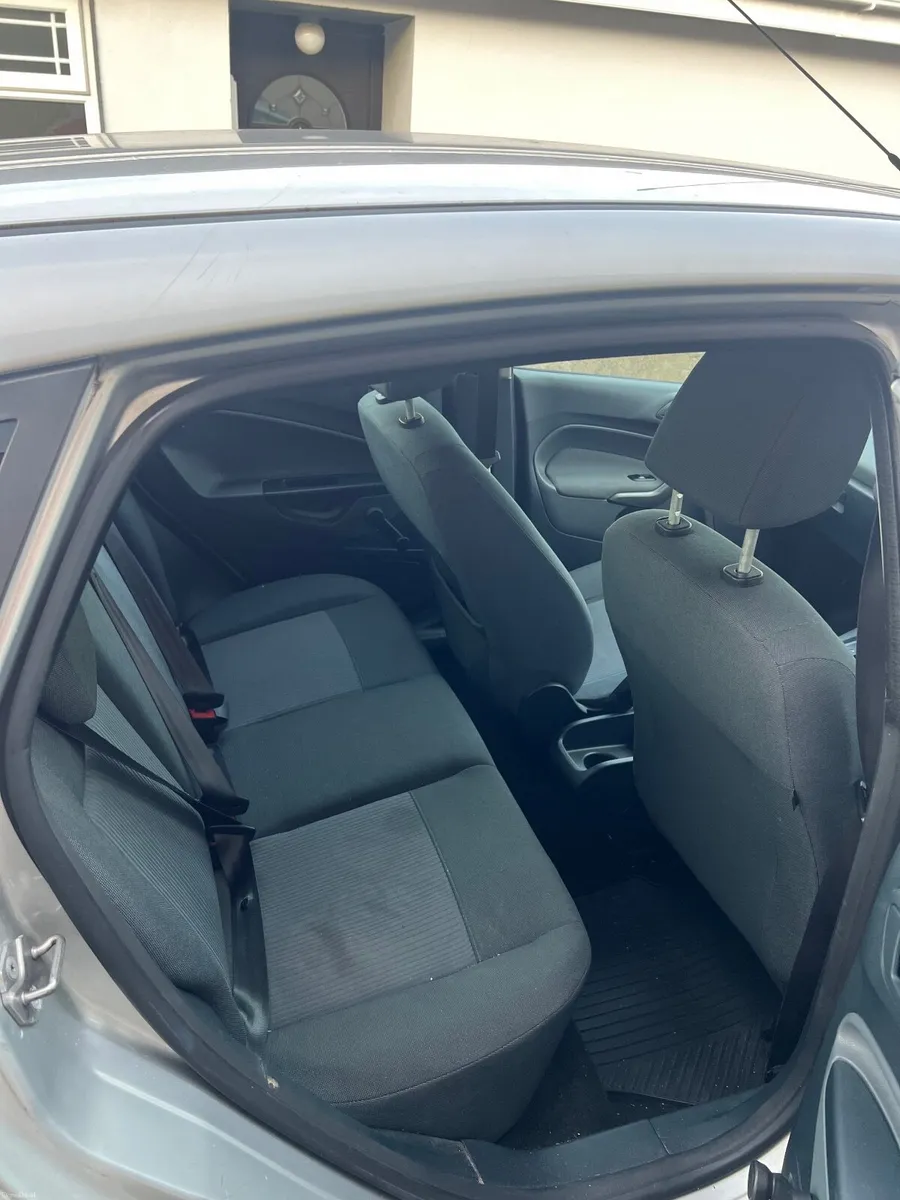 Ford Fiesta 2011 Automatic - Image 6
