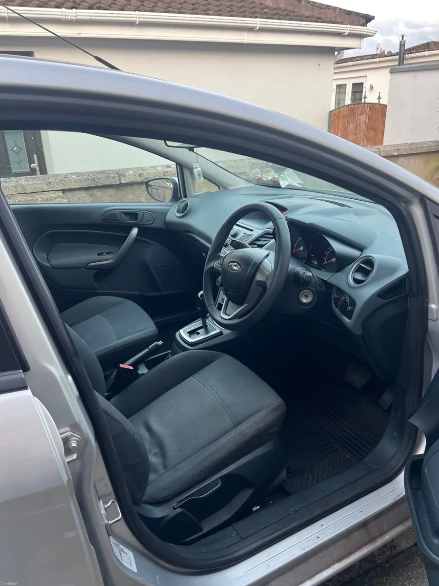 Ford Fiesta 2011 Automatic - Image 5