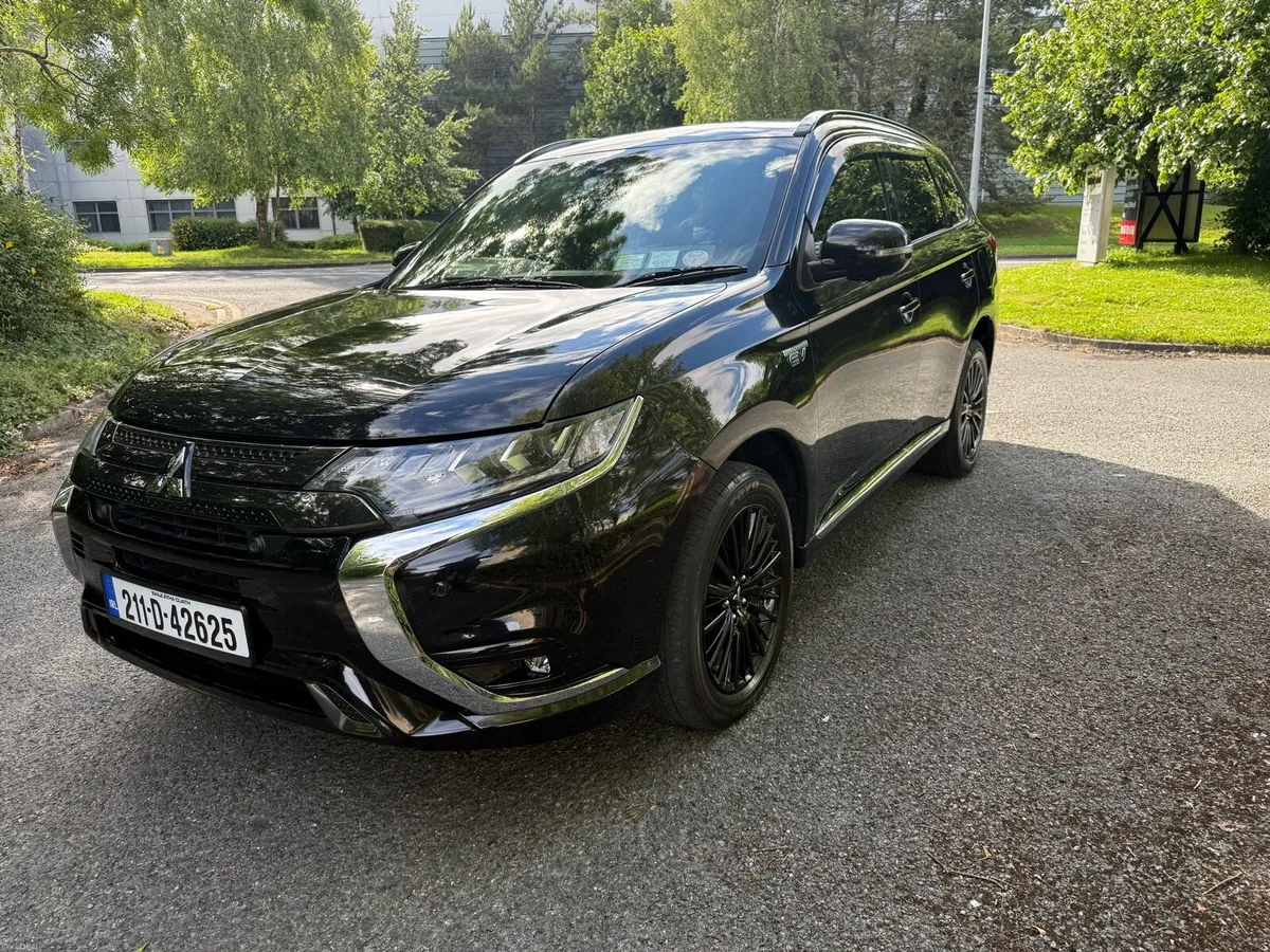 Mitsubishi Outlander PHEV Black edition - Image 5
