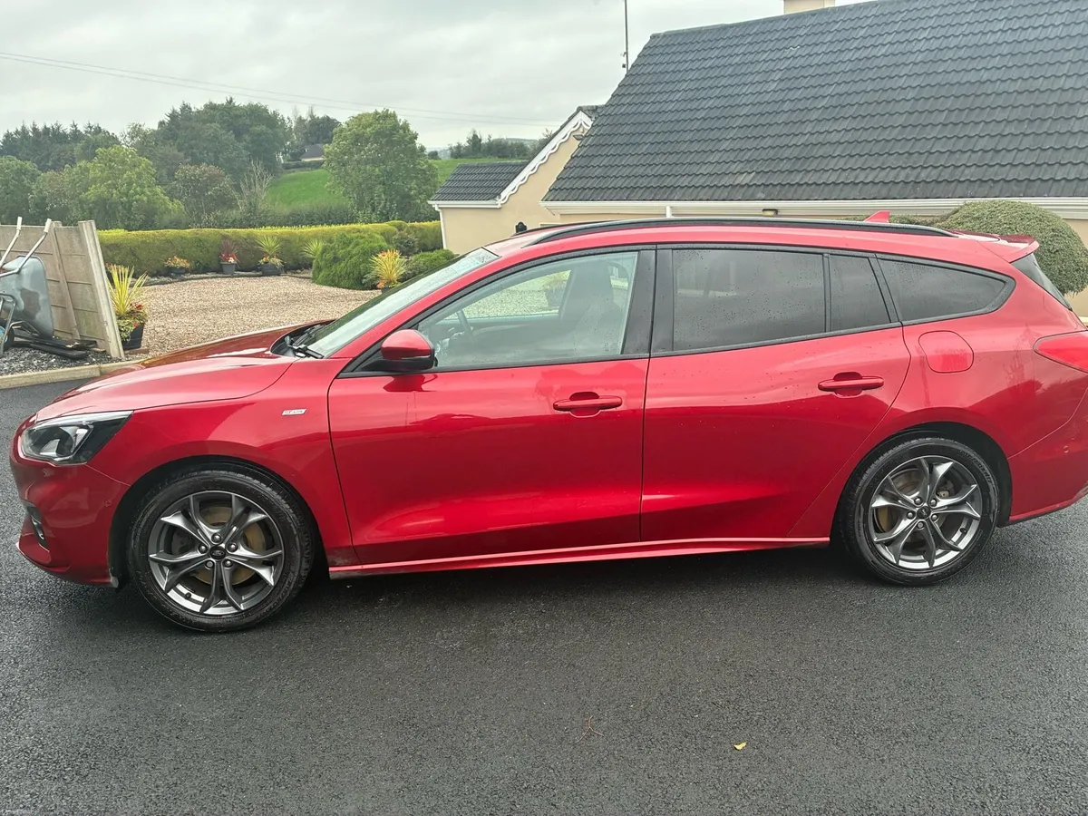 Ford Focus 1.5 TDCi ST-Line Estate - Image 2