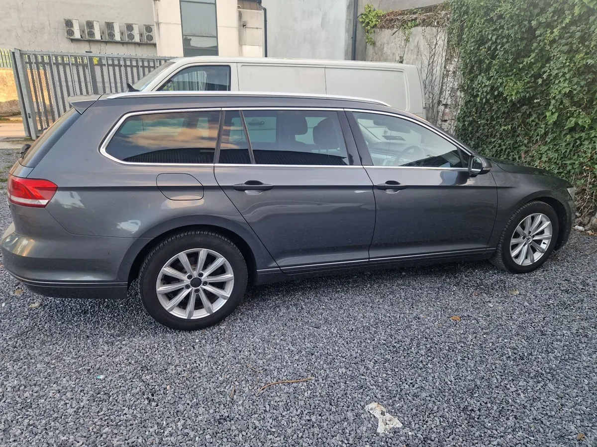 Volkswagen Passat 2015 - Image 1