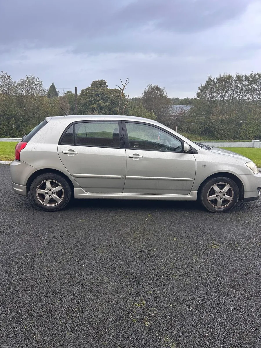 Toyota Corolla - Image 2