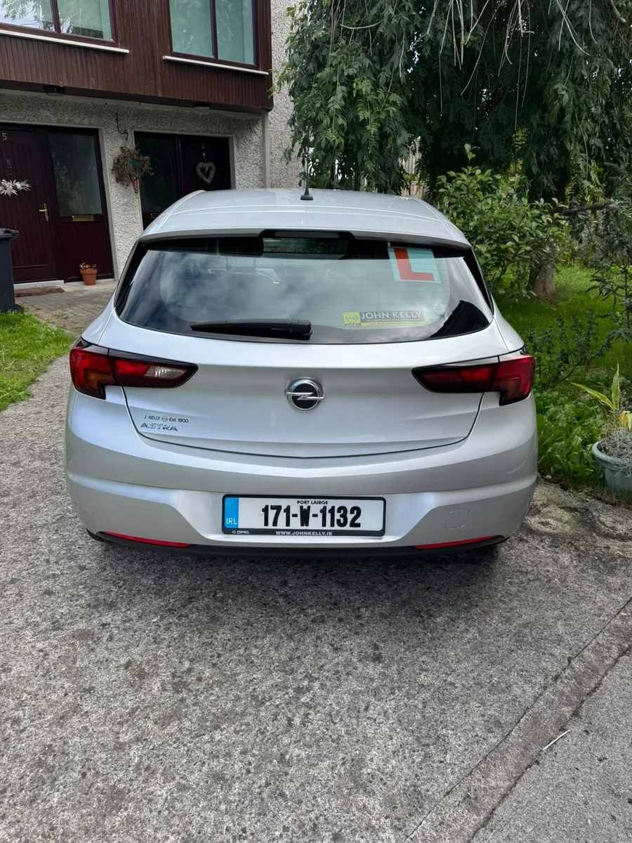 Opel Astra 2017 - Image 3