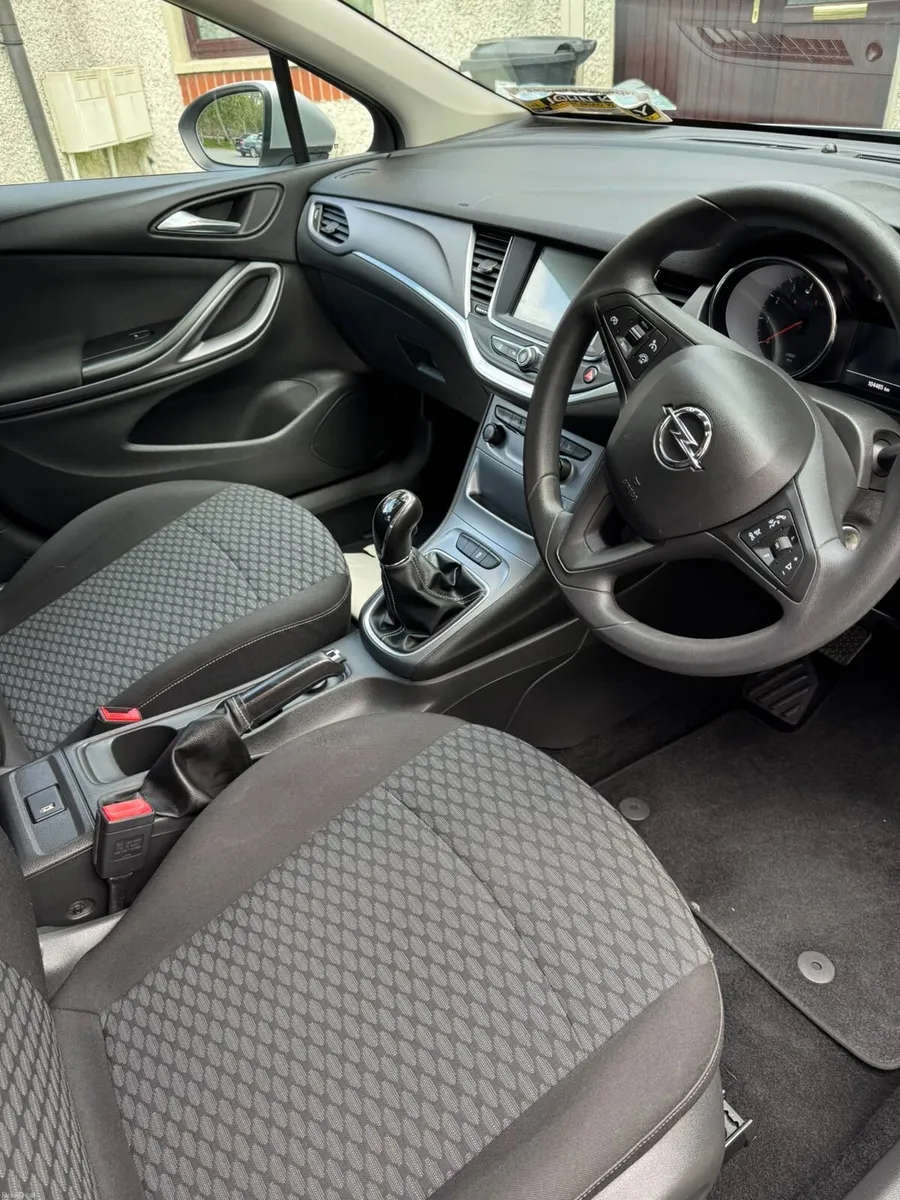Opel Astra 2017 - Image 5