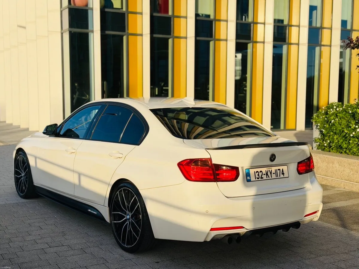 Bmw 330D M-Sport Alpine white - Image 2