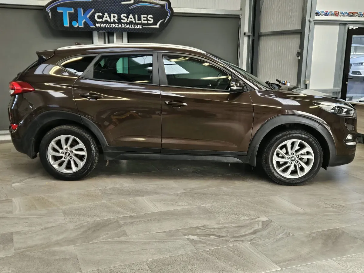 17 HYUNDAI TUCSON COMFORT PLUS - Image 3