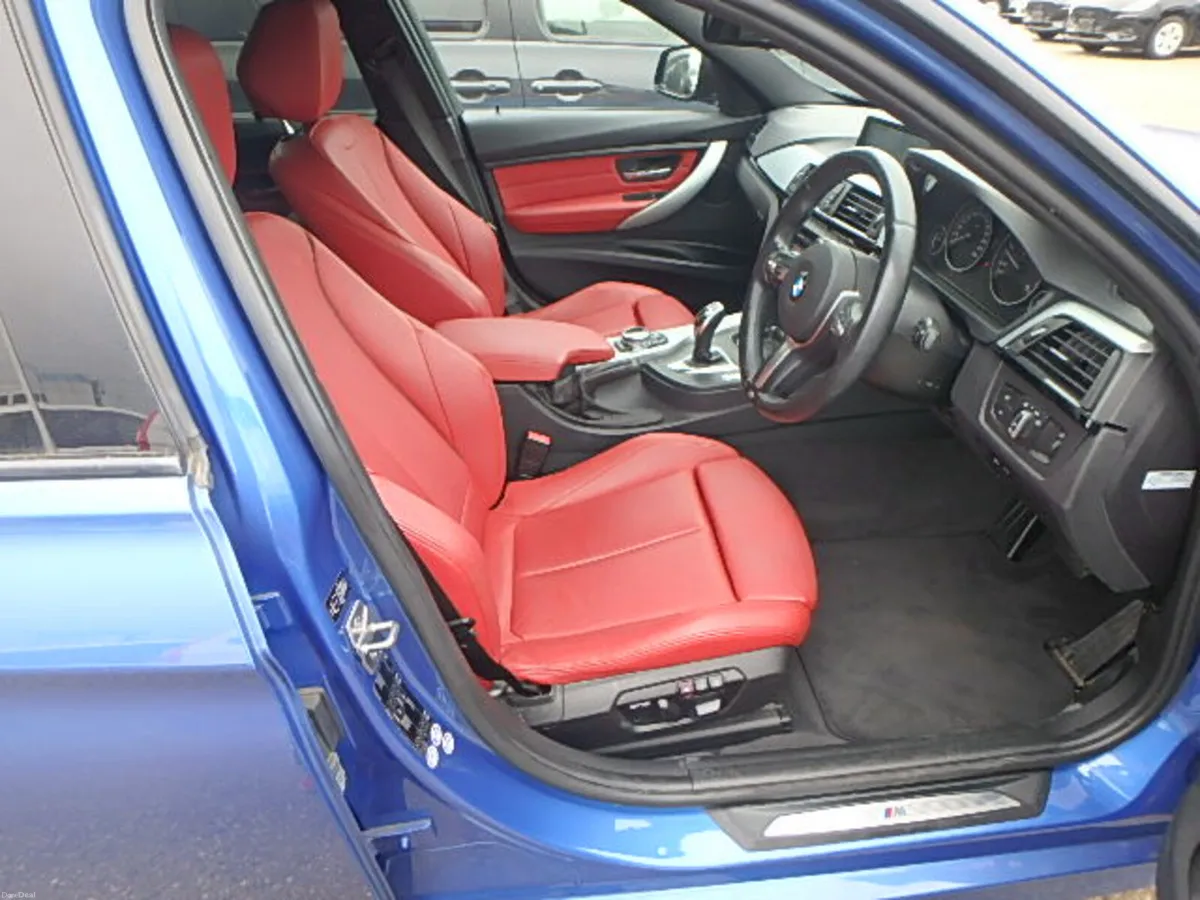132 320d Estoril Blue Touring SunRoof Red Leather - Image 5