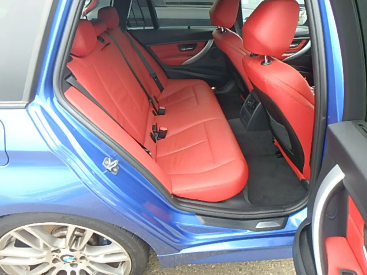 132 320d Estoril Blue Touring SunRoof Red Leather - Image 6