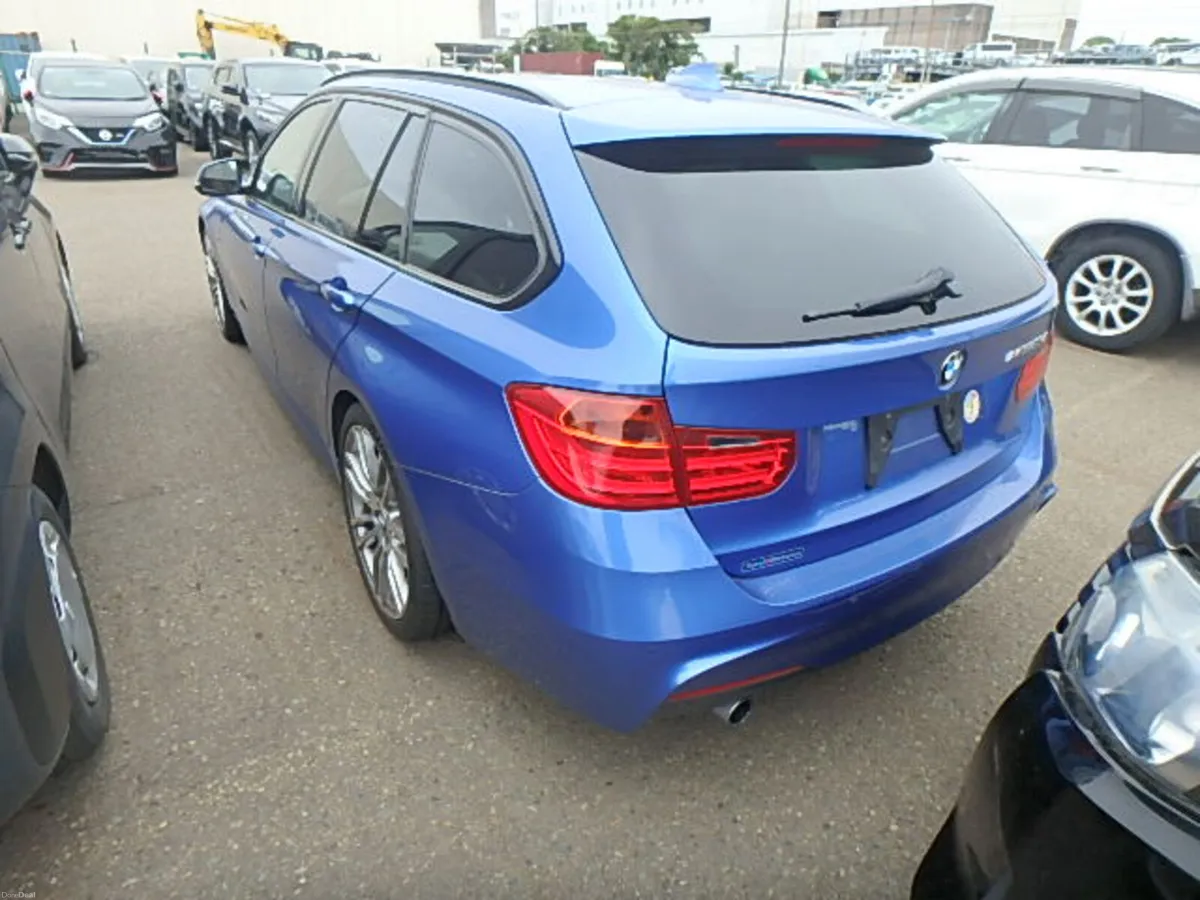 132 320d Estoril Blue Touring SunRoof Red Leather - Image 3