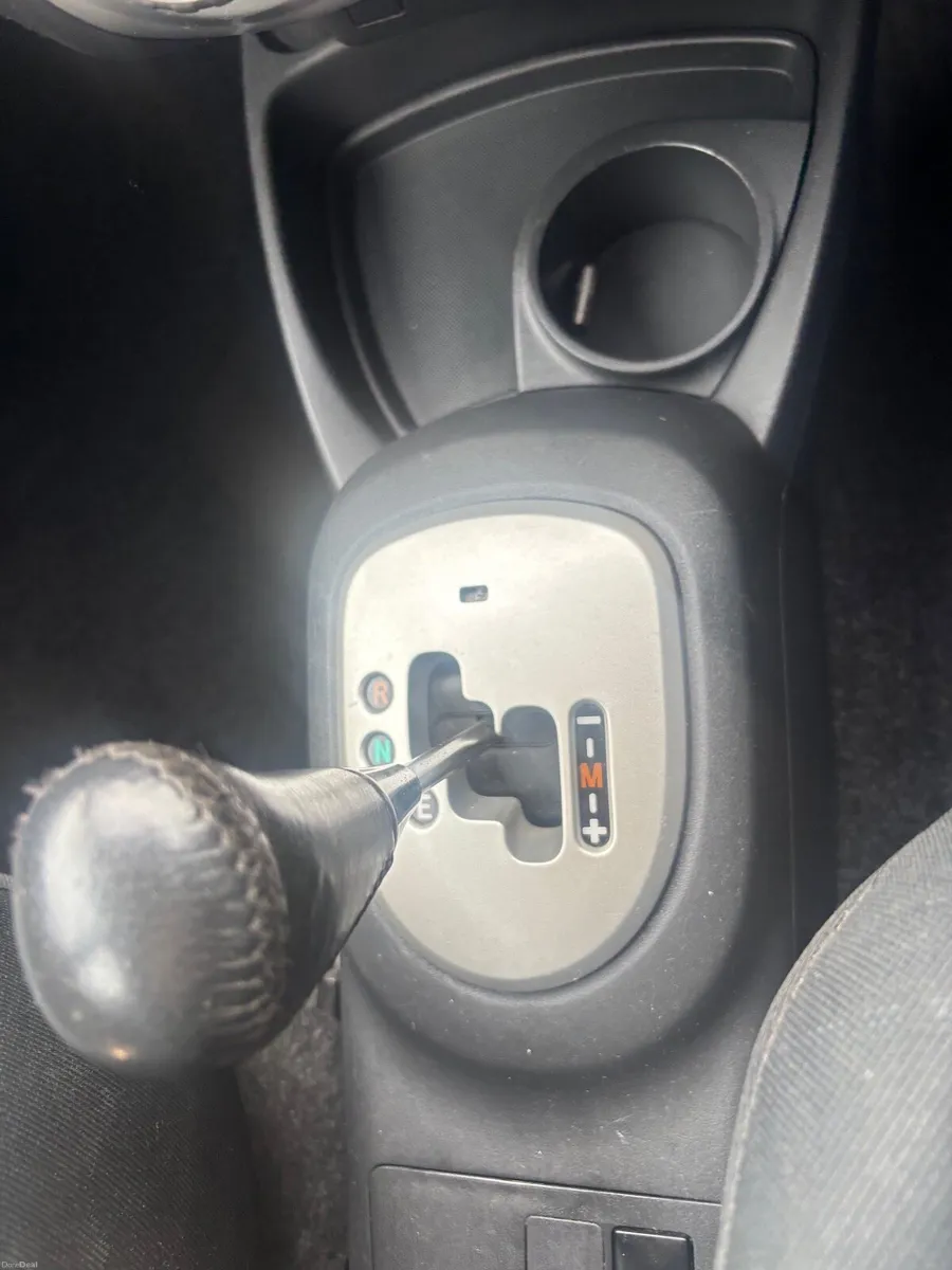 2008 Toyota Yaris automatic - Image 2
