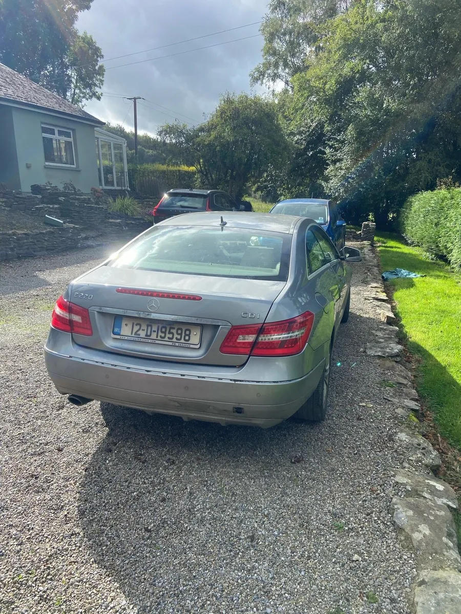 Mercedes-Benz E220 Coupe Automatic - Image 3