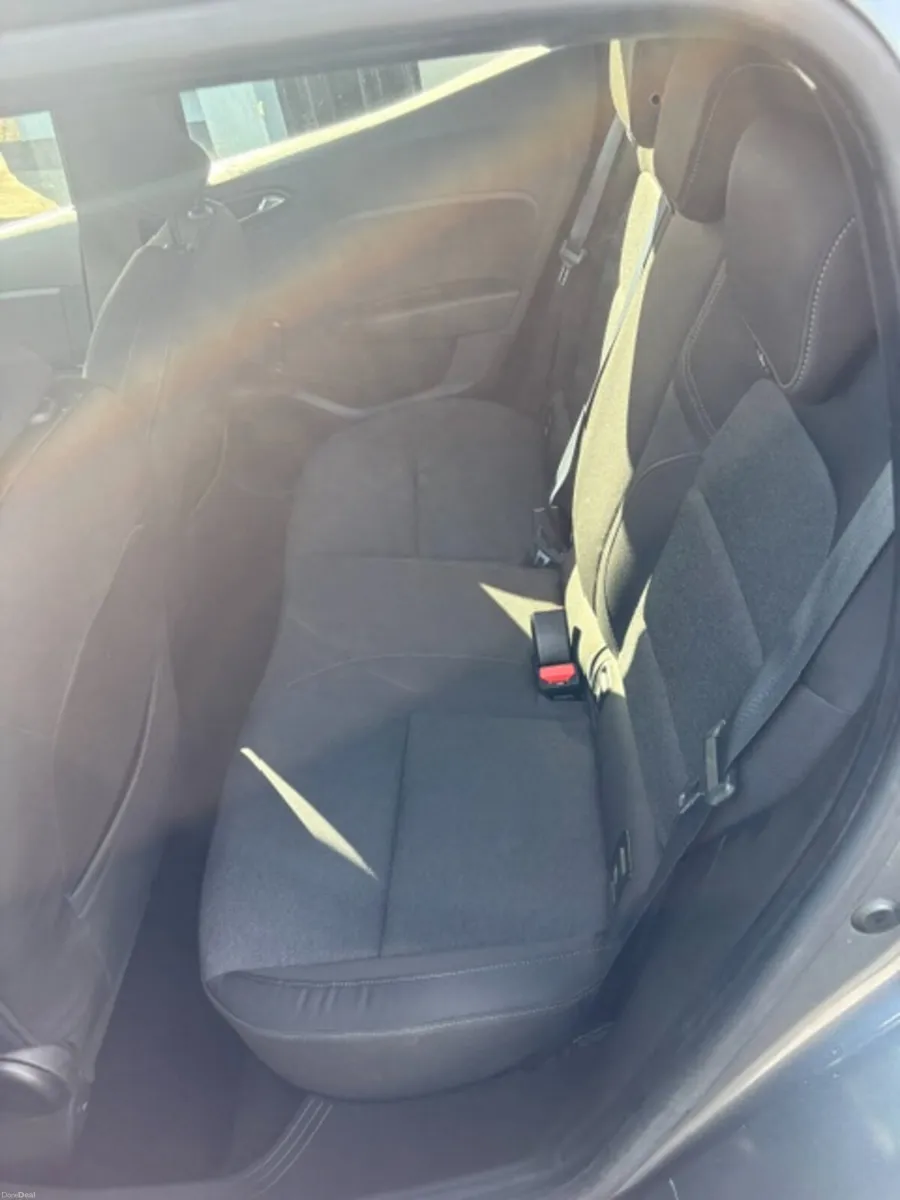 Renault Clio 2023 - Image 6