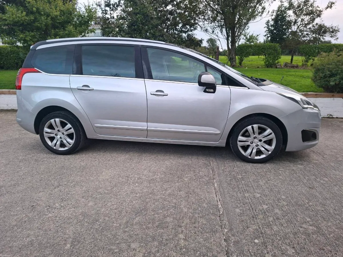 Peugeot 5008 - Image 2
