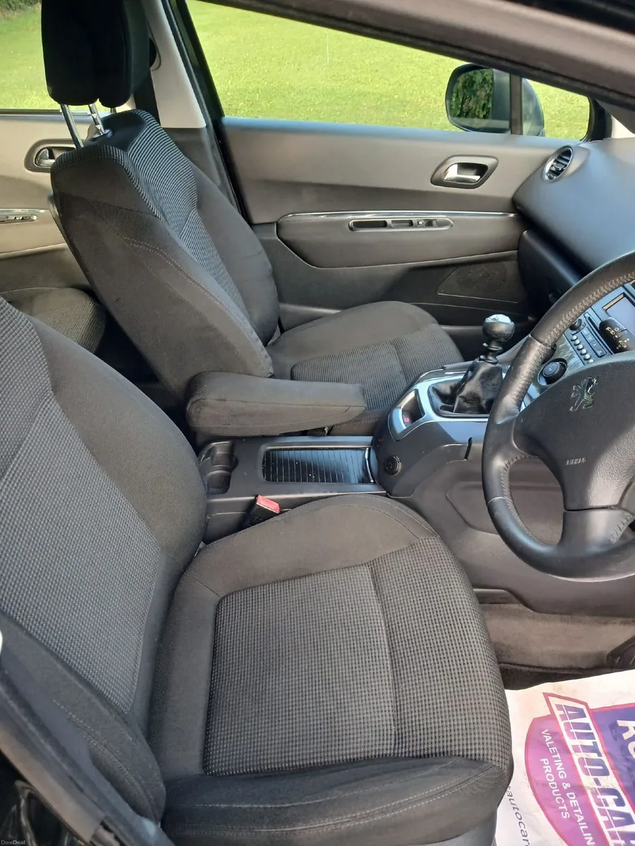 Peugeot 5008 2011 - Image 5