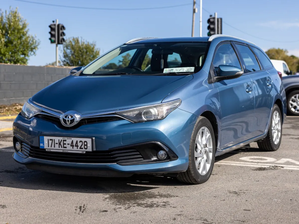 Toyota Auris 1.4 D-4D LUNA TS 4DR - Image 3