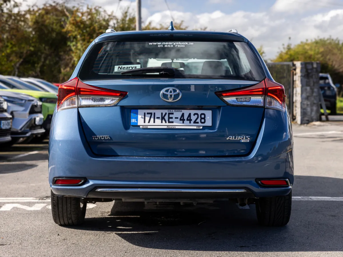 Toyota Auris 1.4 D-4D LUNA TS 4DR - Image 5