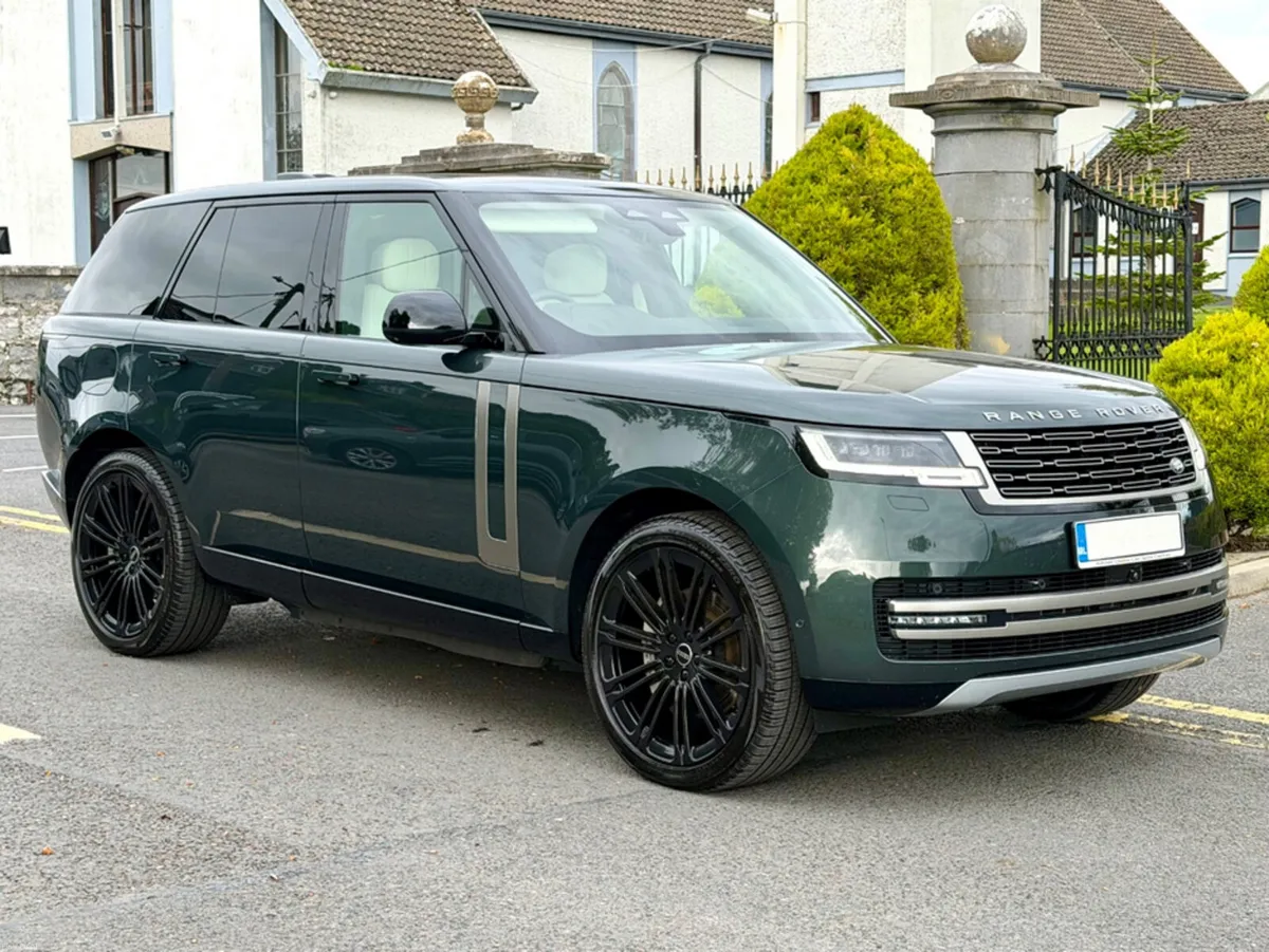 Land Rover Range Rover P460e SE Auto - Image 1