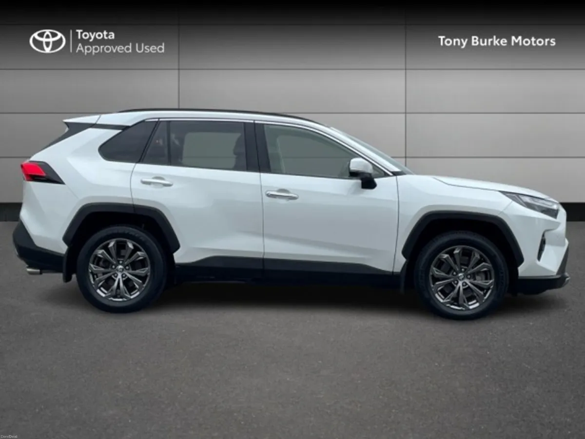 Toyota RAV4 - Platinum Edition - 2.5 Hybrid – - Image 3
