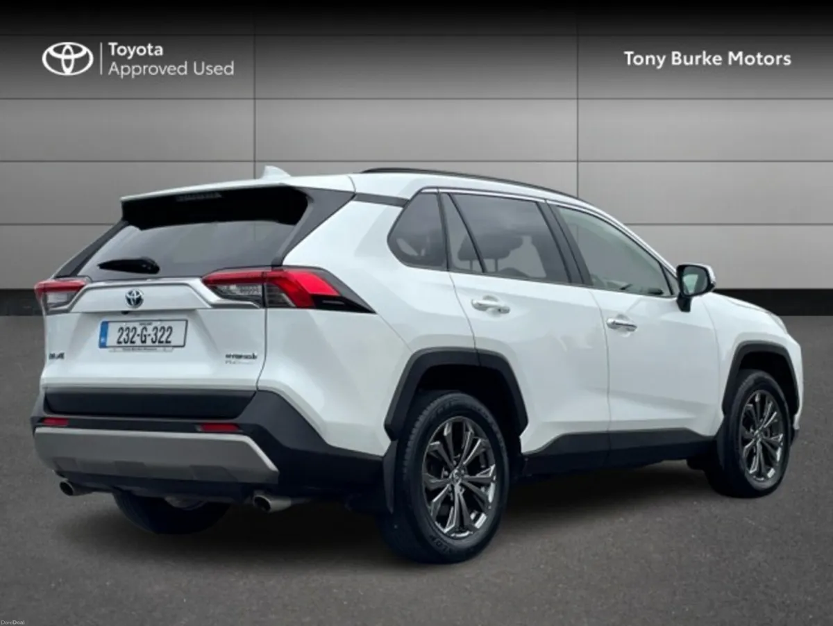 Toyota RAV4 - Platinum Edition - 2.5 Hybrid – - Image 2