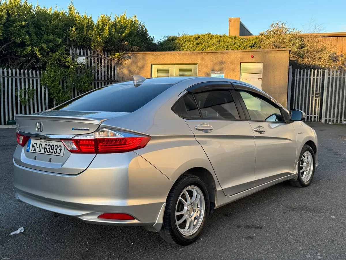Honda Grace 2015 Hybrid Automatic 1.5 - Image 5