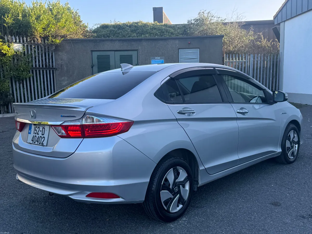 Honda Grace 2015 Automatic Hybrid - Image 6