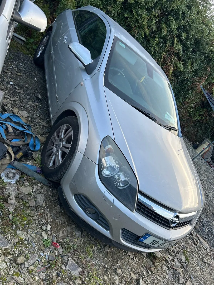 2010 opel astra 1.4 petrol - Image 2