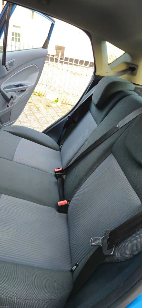 Ford Fiesta 2011 - Image 6