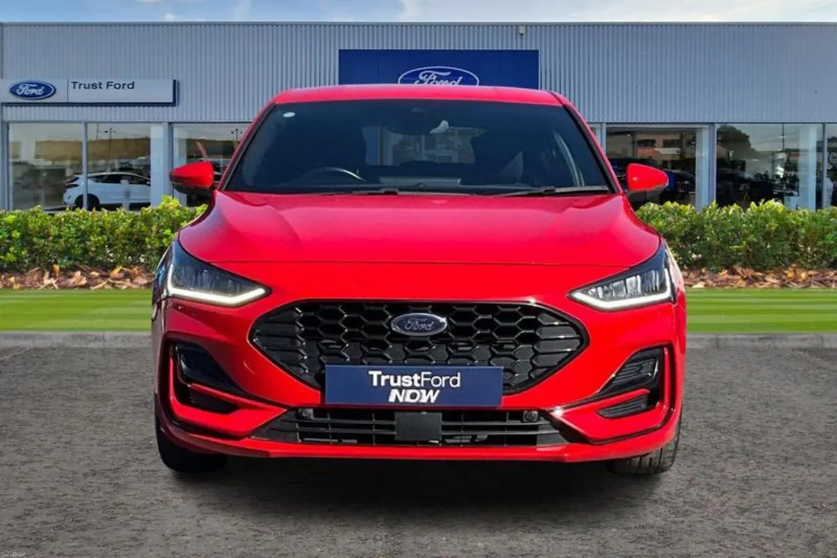 Ford Focus 1.0 EcoBoost ST-Line 5dr - Image 6