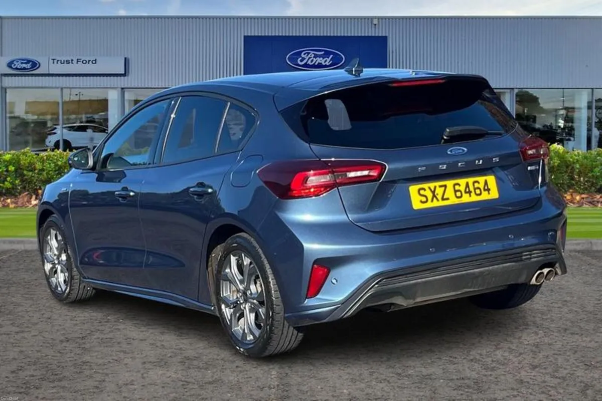 Ford Focus 1.0 EcoBoost Hybrid mHEV 155 ST-Line Ed - Image 2