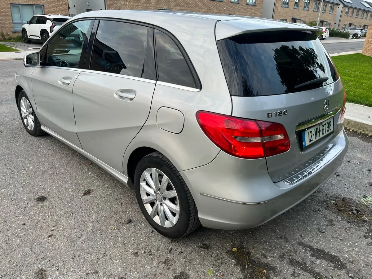 B Class Mercedes - Image 4