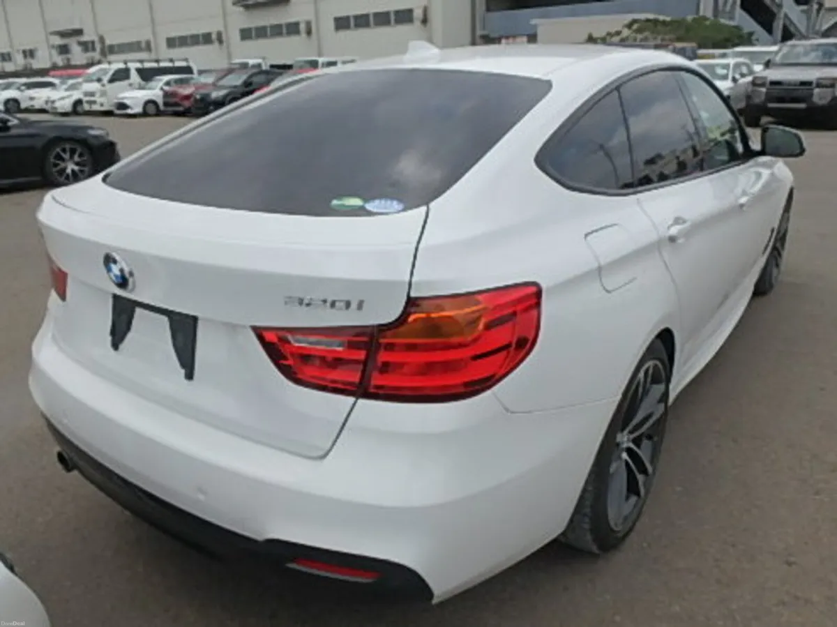 151 BMW 320i M-Sport GT Auto - Image 3