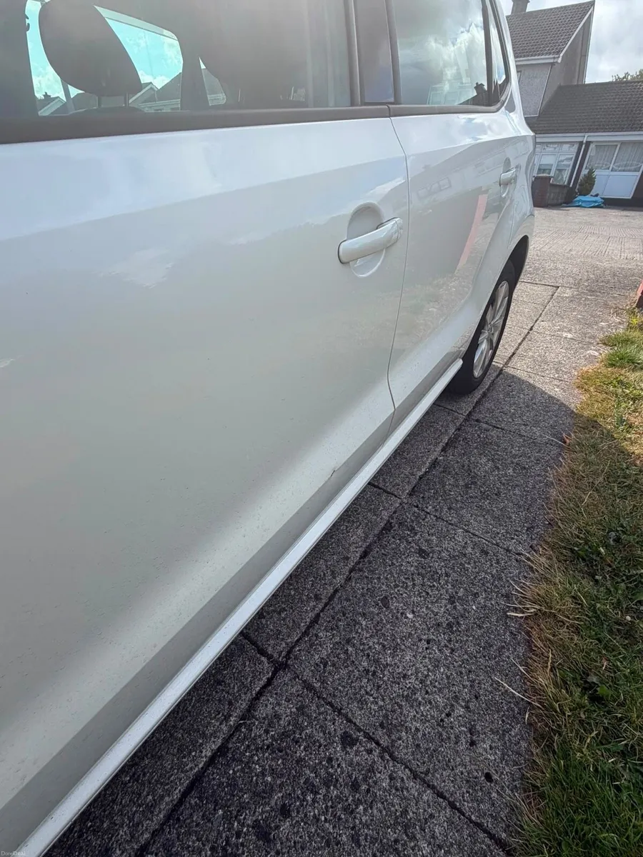 Car - Image 2