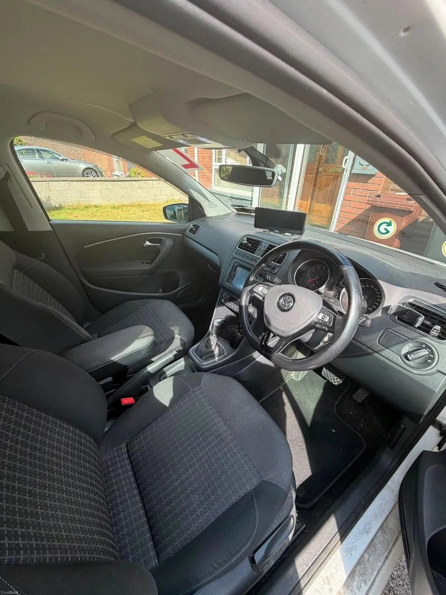 Car - Image 4
