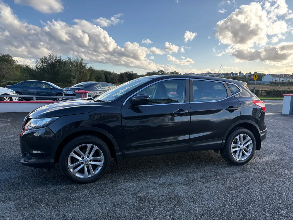 Nissan Qashqai 1.5 DCi Low KMS FSH Irish 2015 - Image 4