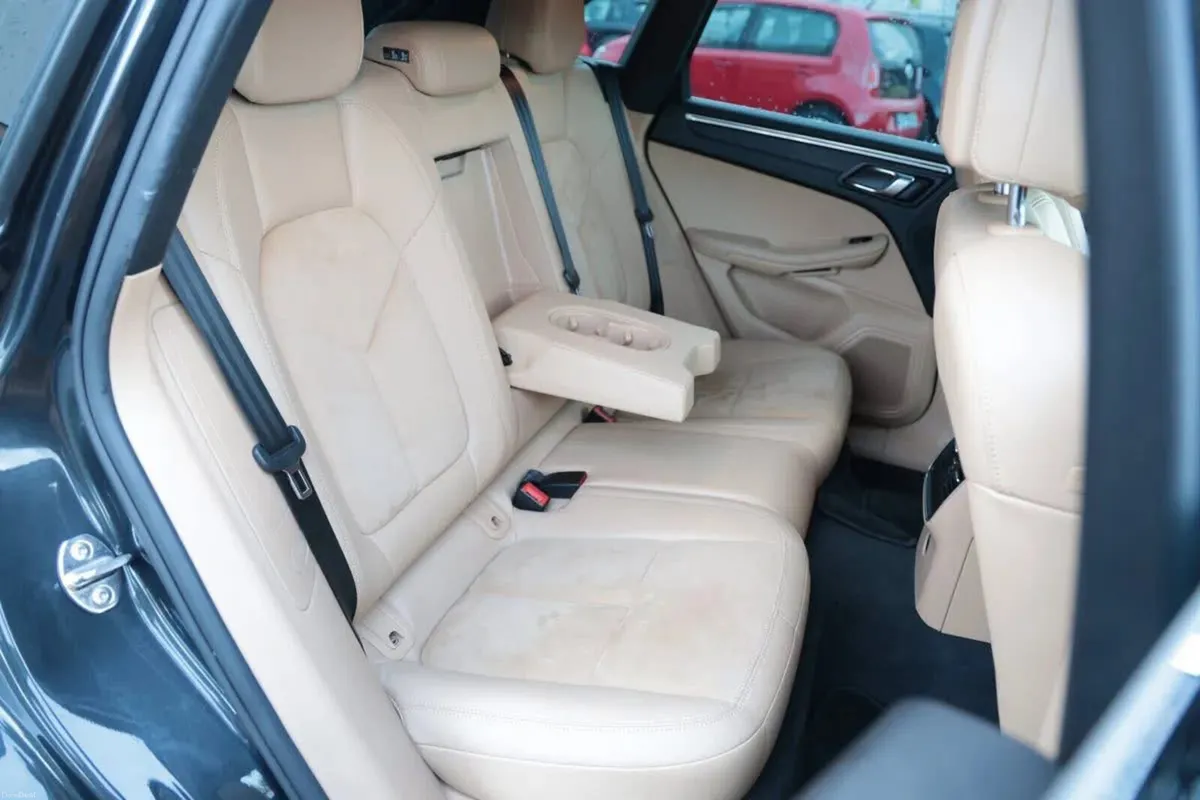 2018 PORSCHE MACAN 2.0, FRESH NCT - Image 6