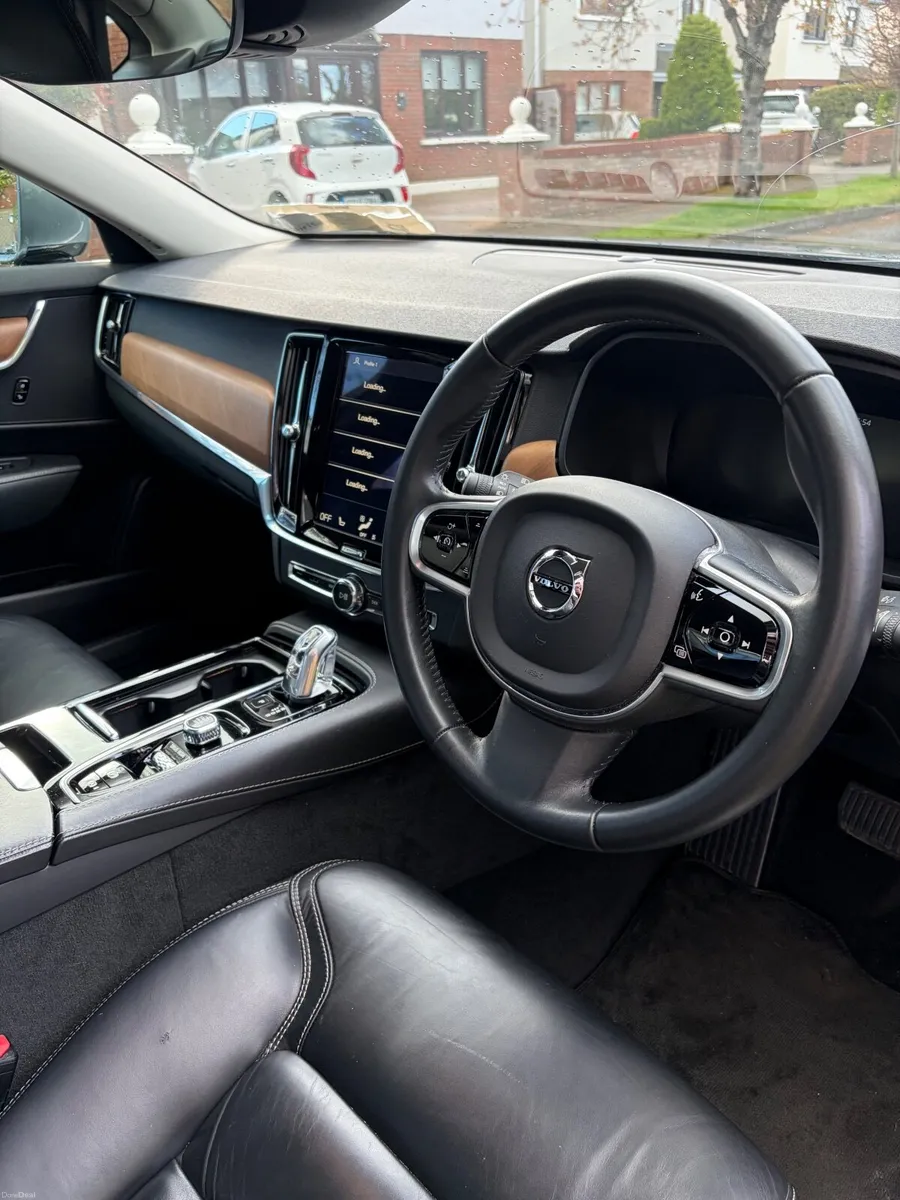 Volvo S90 T8 Inscription 2019 - Image 3