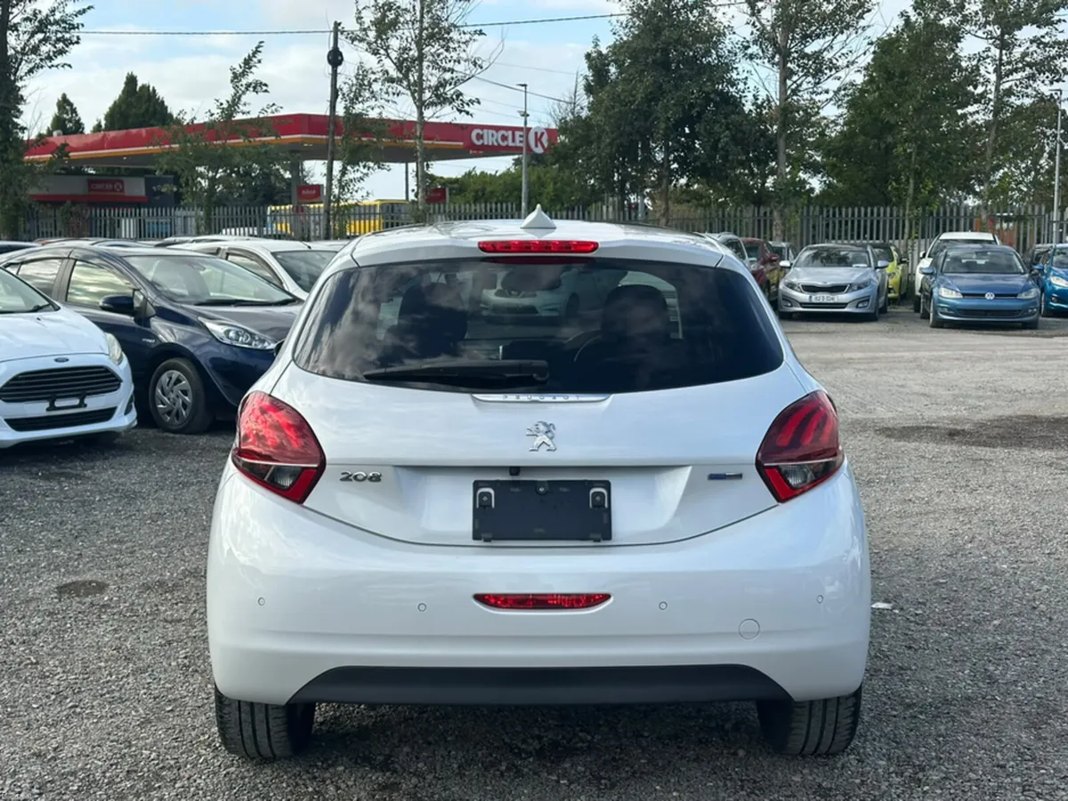 Peugeot 208 5D ALLUR 1.2L Petrol Automatic - Low m - Image 5