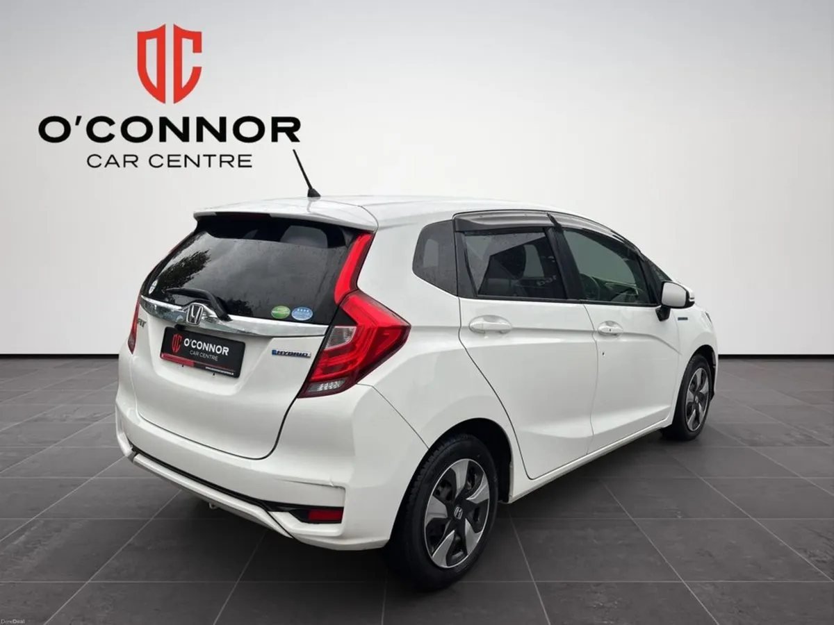 Honda Fit Small enough to park anywhere, clever en - Image 6