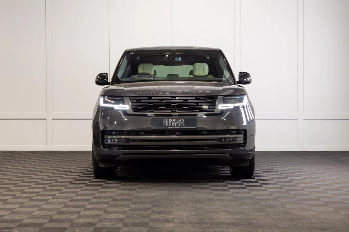 2024 Range Rover P460e HSE *Pan Roof - Image 2
